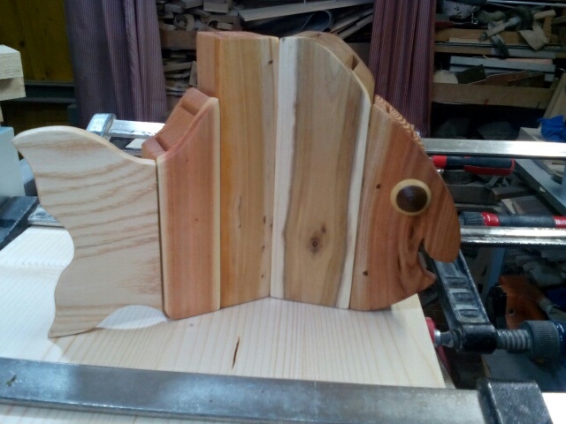 Kuhinjska deska za rezanje iz lesa Oljke.