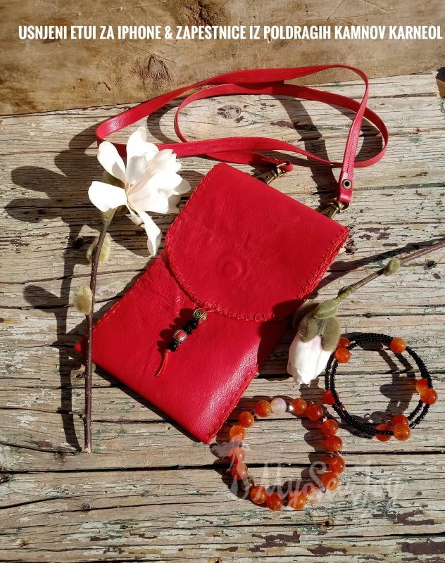 USNJENI ETUI - UNIKATEN IZDELEK - CELOTNO ROČNO IZDELAN
Pravo usnje
Etui je v celoti ročno izdelan, nosi se okrog vratu ali cross body.
Zapira se na magnet, ki ni viden.
Okrasek pol dragi kamni vdelani v medeninasto perlo, poreklo Tibet
Mere: V - 18 cm, Š - 11 cm, Dolžina pasu 93 cm